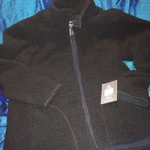 BLACK FLEECE JACKET BY COMFORT FIT.